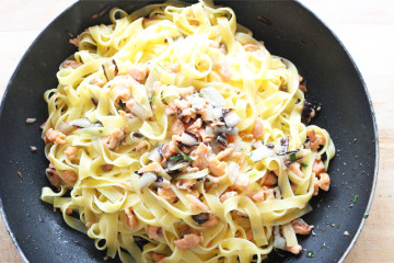 tagliatelle-salmone-radicchio-parallax